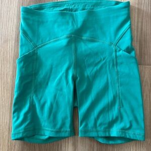 Lululemon High-Waist Teal Athletic Shorts, size 6/Small. NWOT!